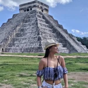 Meet your Posher, Christine